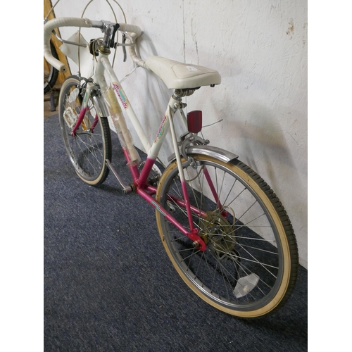 8040 - A Townsend Senorita girls bike with drop handle bars