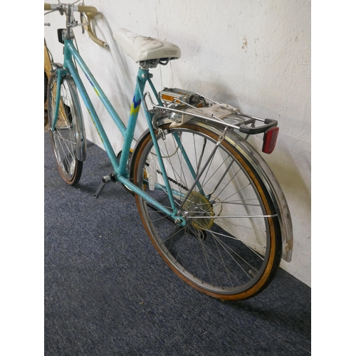 8048 - A Townsend Hi-Lite ladies bike with Pannier rack and drop handle bars