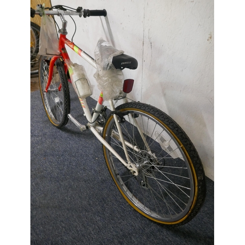 8049 - An Emmelle Nevada 15-speed childrens mountain bike and a Universal Cycles Matterhorn childrens mount... 