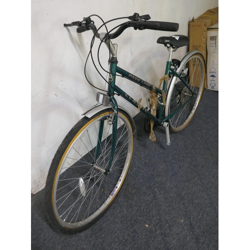 8060 - An Emmelle Parklane classic 18-speed Shimano equipped ladies all terrain bike