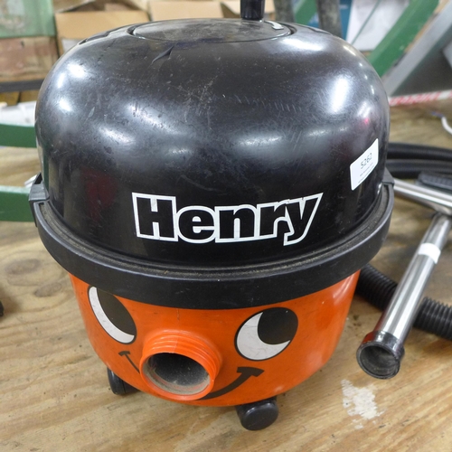 5262 - A Henry HVR200 vacuum cleaner with hose and pipe