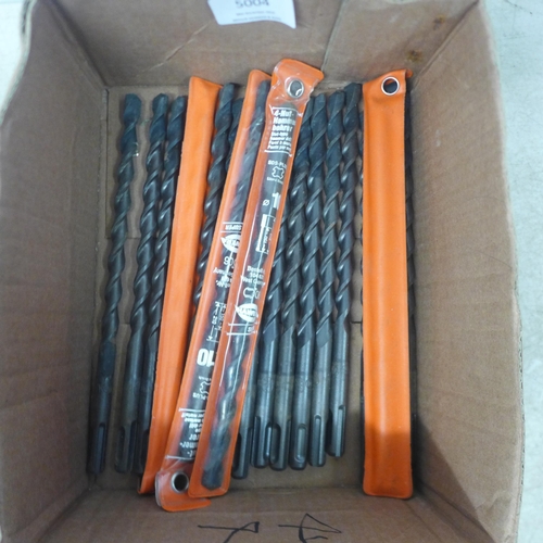 5004 - Approximately twenty 10mm drill bits