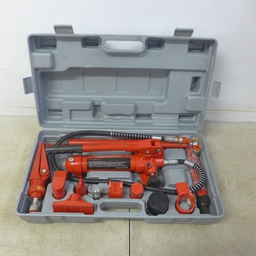 5010 - A Red Star 4 ton hydraulic body repair kit in case