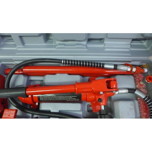 5010 - A Red Star 4 ton hydraulic body repair kit in case