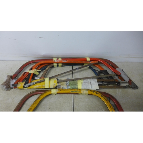 5026 - A quantity of assorted bow saws