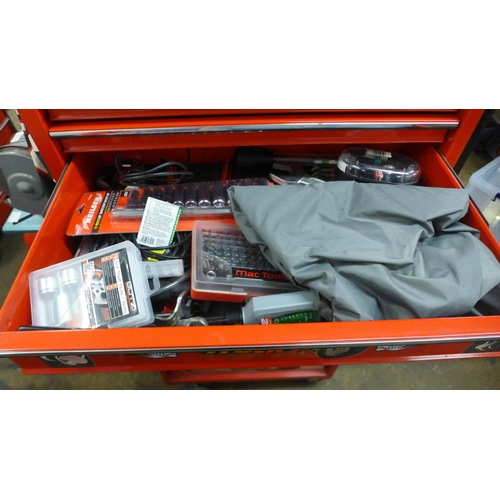 5038 - A Mac Tools 20 drawer 2 piece tool chest with a large amount of hand tools including Mac Tools, Snap... 