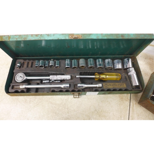 5046 - 2 cased socket sets