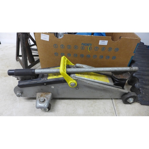 5055 - A quantity of various axle stands, ramps and a 2 ton hydraulic trolley jack