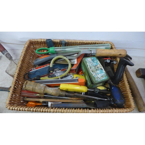 5065 - Two boxes of assorted hand tools including hammers, trowels, wood plane, screwdrivers etc. and a Bos... 