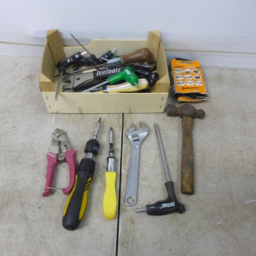 5065 - Two boxes of assorted hand tools including hammers, trowels, wood plane, screwdrivers etc. and a Bos... 