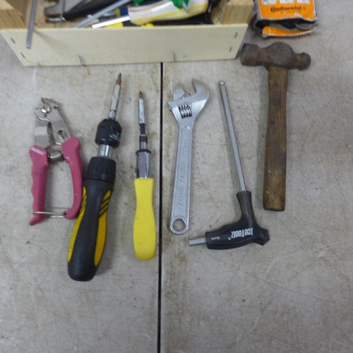 5065 - Two boxes of assorted hand tools including hammers, trowels, wood plane, screwdrivers etc. and a Bos... 