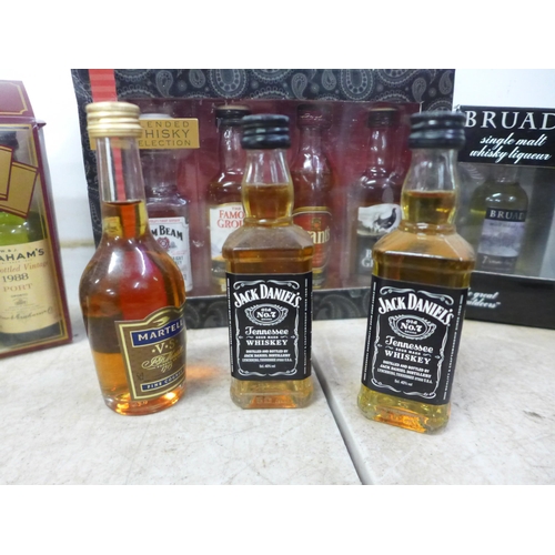 5079 - A collection of miniature bottles of whisky including Jim Beam, Jack Daniel’s, Old St. Andrews Clubh... 