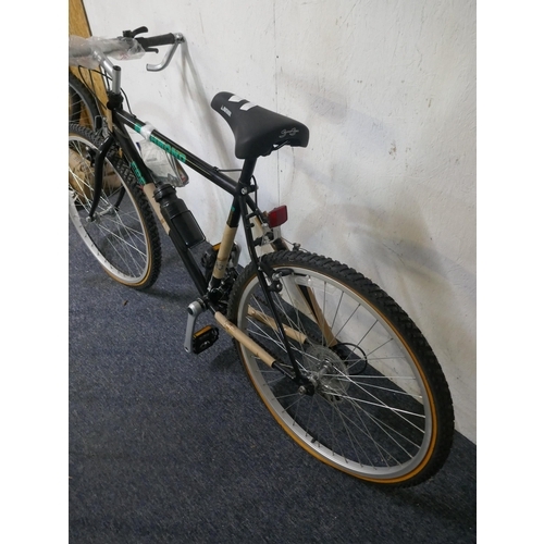 8117 - A Free Spirit Richmond 18-speed Shimano equipped all terrain bike