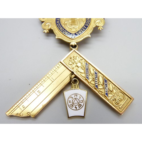 9001 - A 9ct yellow gold enamelled masonic medal, Concord M.M. Lodge No.735, total weight 39.4g (2005 added... 