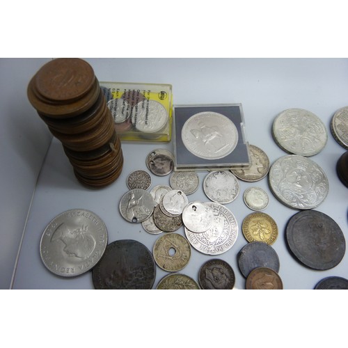 9027 - A large collection of British, American and European coins, some silver