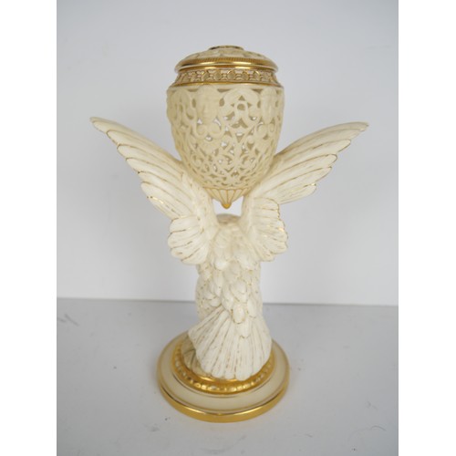 9073 - A Royal Worcester 'Regal Eagle' pot pourri vase