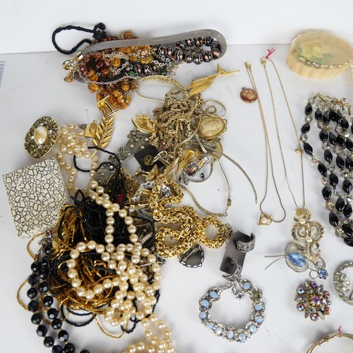 9074 - A large collection of costume jewellery