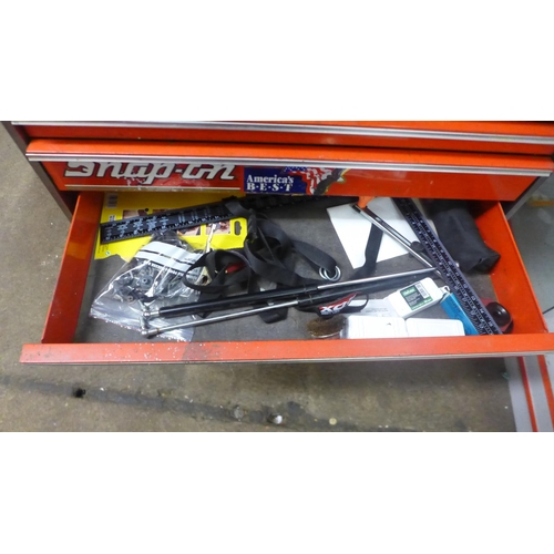 5039 - A Snap-On toolbox with a large quantity of tools including a Clarke 225pc circlip retaining spring s... 