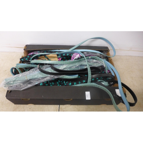 5085 - A quantity of assorted dog leads