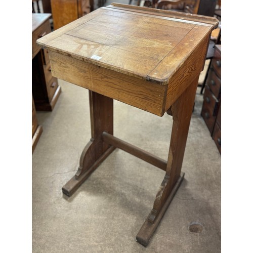 149 - An early 20th Century pine lecturn