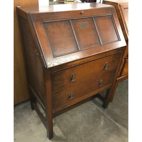 183 - An early 20th Century oak bureau