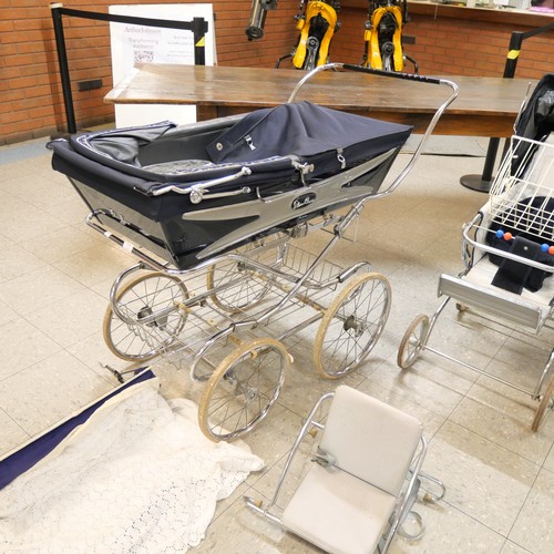 9046 - A Silver Cross perambulator including canopy and child seat, a Mothercare pushchair and basket and a... 