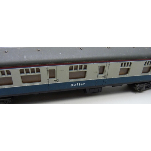 2025 - Six Hornby and Lima OO gauge carriages