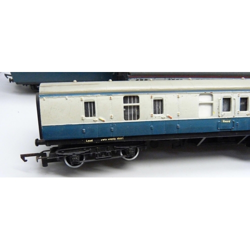 2025 - Six Hornby and Lima OO gauge carriages