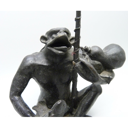 2034 - A small bronze mythical creature, 13cm