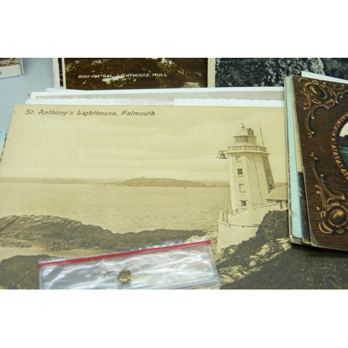 2046 - Postcards; a collection of postcards of lighthouses together with a rare Irish Lighthouse Associatio... 