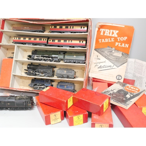 2064 - A TTR Twin Trix Rail train set, majority of coaches and wagons boxed