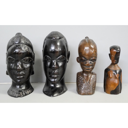 2151 - A box of African carvings