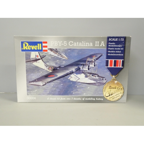 2160 - Seven vintage model aircraft kits, including KP Plastikovy JAK-23, Mitsuwa Model Messerschmitt 262A,... 