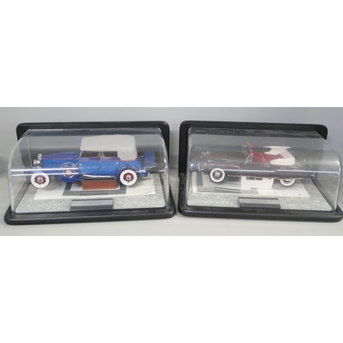 2165 - Two Franklin Mint die-cast model vehicles, cased, 1932 Cadillac V-16 and 1949 Buick Rivera