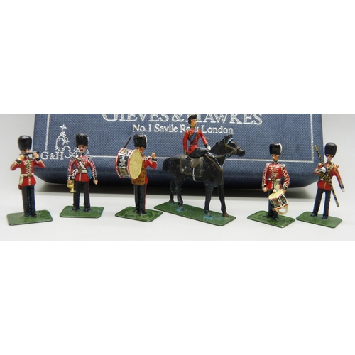 2198 - A set of Gieves & Hawkes Savile Row limited edition model soldiers