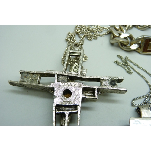 2237 - A vintage Spiedel ID bracelet, USA and retro 1970s pendants