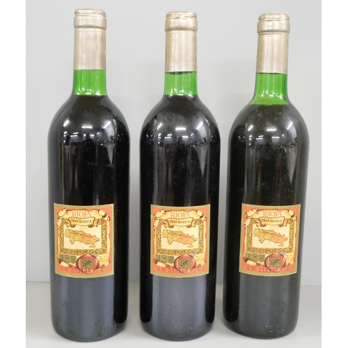 2254 - Three bottles of Gran Reserva Rioja, 1975