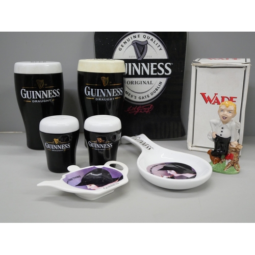 2317 - Guinness collectables **PLEASE NOTE THIS LOT IS NOT ELIGIBLE FOR IN-HOUSE POSTING AND PACKING**