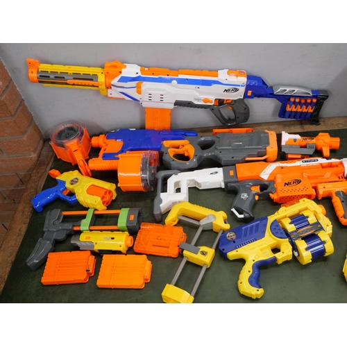 2337 - A Nerf gun and accessories **PLEASE NOTE THIS LOT IS NOT ELIGIBLE FOR IN-HOUSE POSTING AND PACKING**