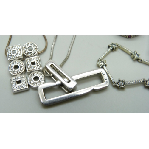 7078 - A collection of silver jewellery including an Art Deco style CZ set pendant