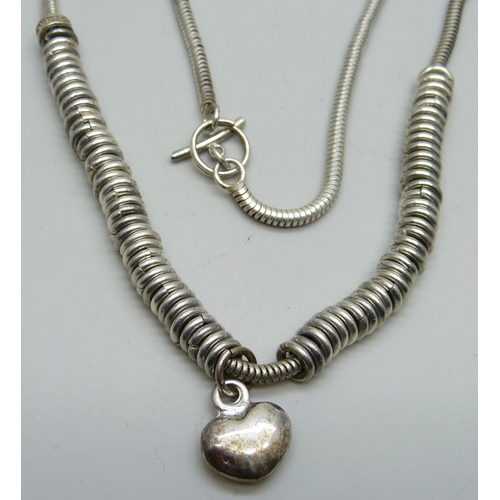 7098 - A silver necklace, 45g