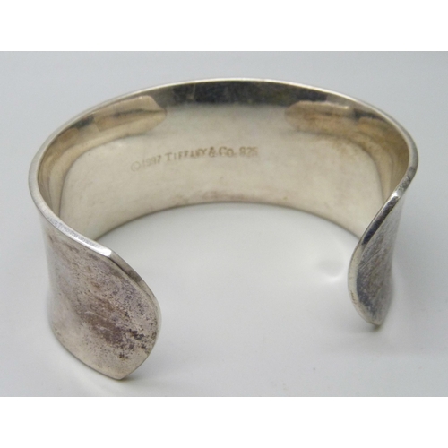 7102 - A silver Tiffany bangle