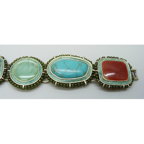 7120 - A designer agate set bracelet, stamped LC for Liz Claiborne