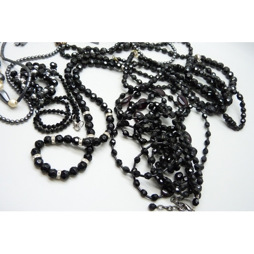 7127 - A collection of French jet and hematite jewellery