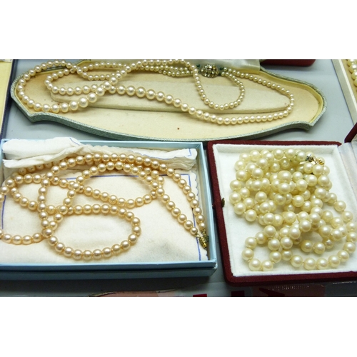 7143 - Boxed pearl jewellery including silver mounted and Lotus