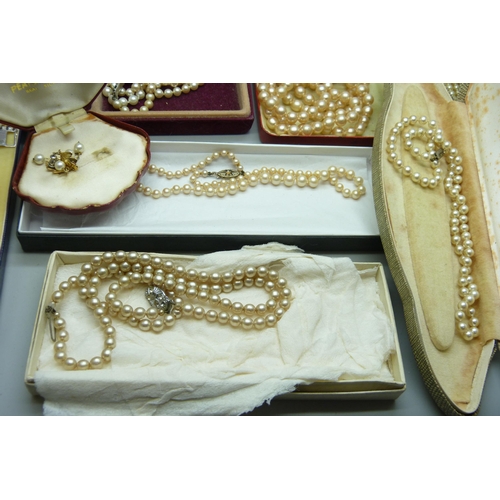 7143 - Boxed pearl jewellery including silver mounted and Lotus