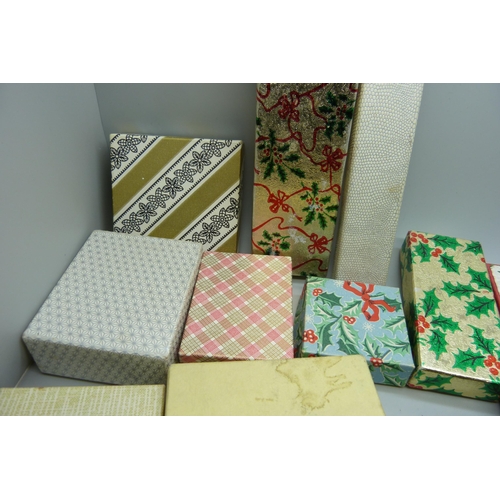 7155 - A collection of assorted jewellery boxes