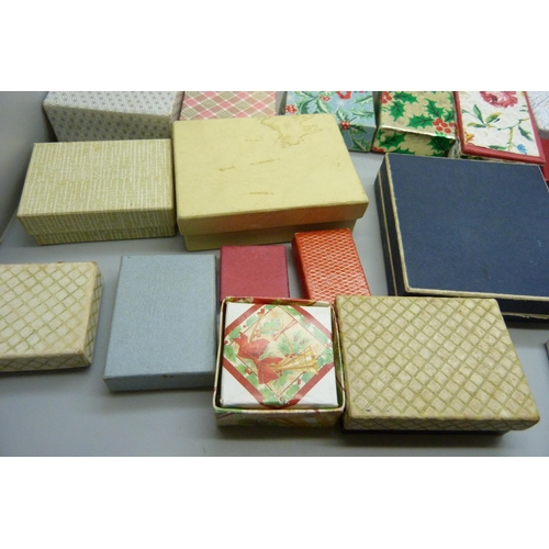 7155 - A collection of assorted jewellery boxes