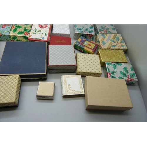 7155 - A collection of assorted jewellery boxes