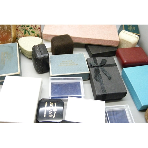 7155 - A collection of assorted jewellery boxes